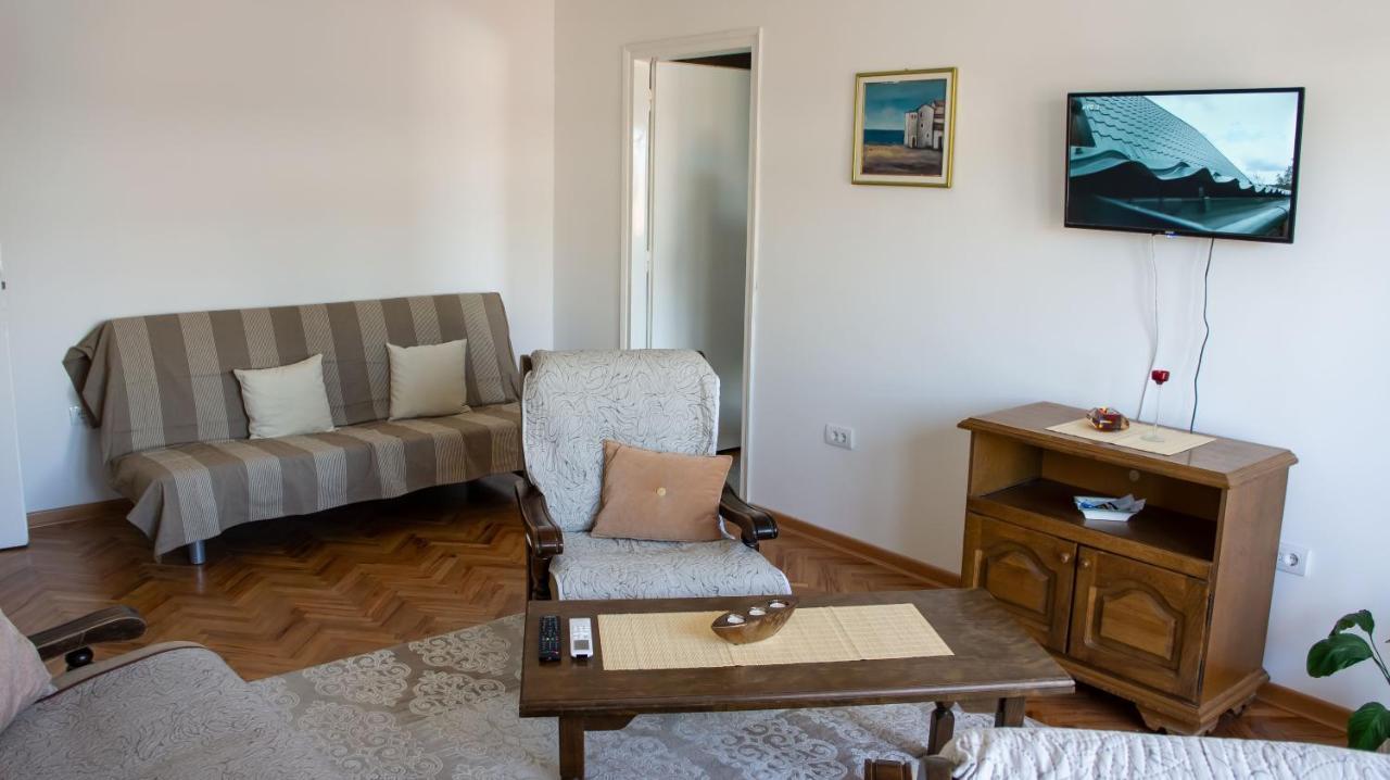 Appartamento Dvosoban Stan U Strogom Centru Kruševac Esterno foto